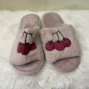 Bedroom fluppy slippers size 9